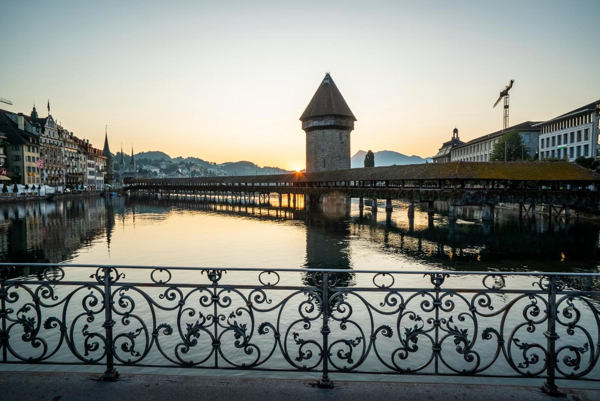 Glandon Rooms Limelight - Self-Check-In Lucerna Exterior foto